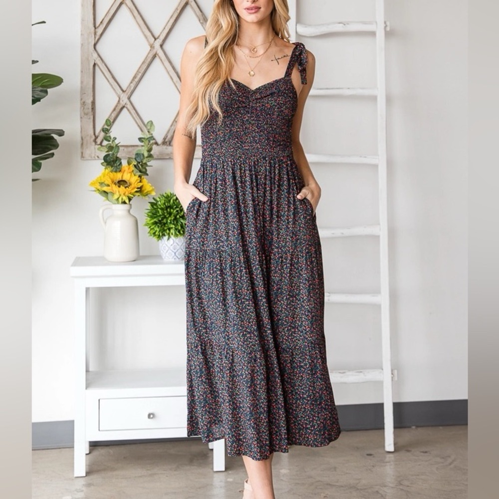 ❌SOLD❌ NWT New Romantics MIDI Sweetheart Dress